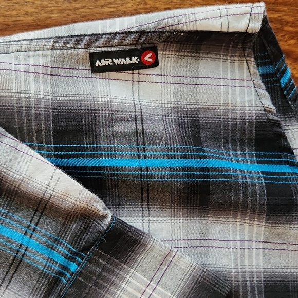 Nice Men's Airwalk Button Down Shirt, XL, 2 Front Pockets, Black, Blue - Picture 5 of 7